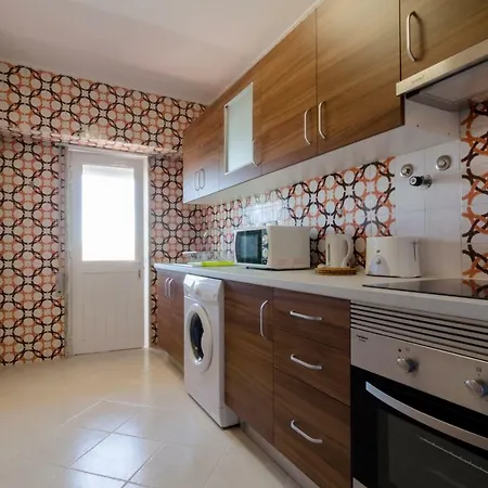 Ocean View 1 Bed Flat *